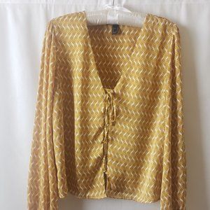 🍒Forever 21 Satin Gold and White Blouse